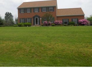 1381 Running Deer Dr, Auburn, PA 17922