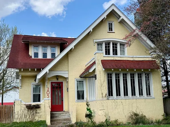 205 E Franklin St, Louisa, KY 41230