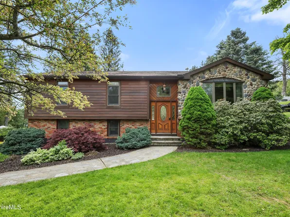 27 Victory Rd, Pittsfield, MA 01201