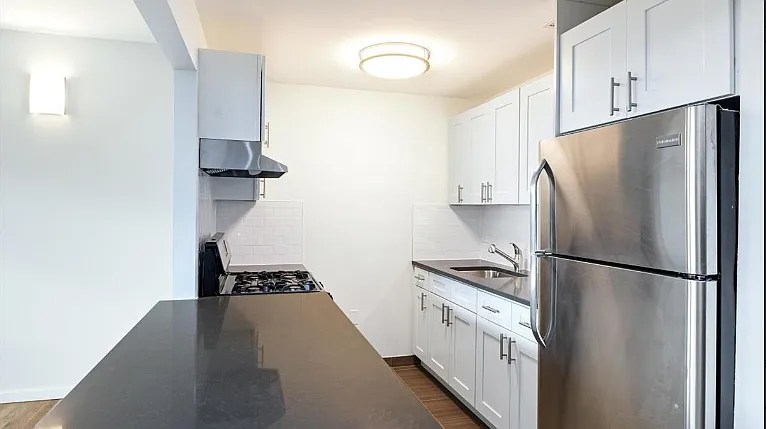 265 Van Brunt St #2F — Photo 4