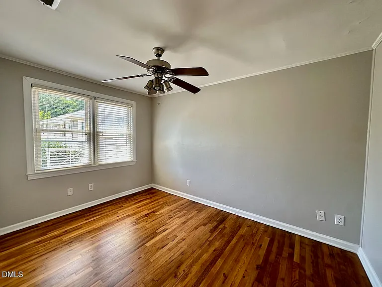2333 Bernard St — Photo 16