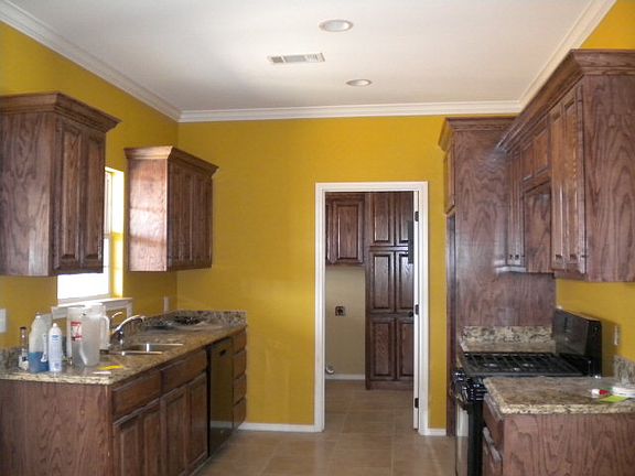 3rd image of 1111 E Pine Ave