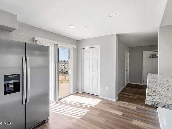 4th image of 1001 S CAMPBELL Drive