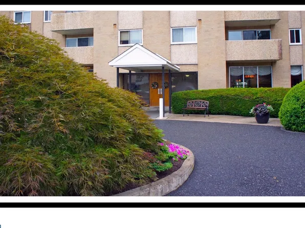 801 S Chester Rd APT 403, Swarthmore, PA 19081
