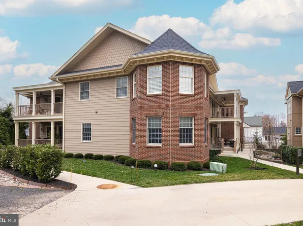 146 N Clinton St, Doylestown, PA 18901