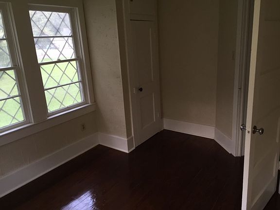 5th image of 1704 W Port St