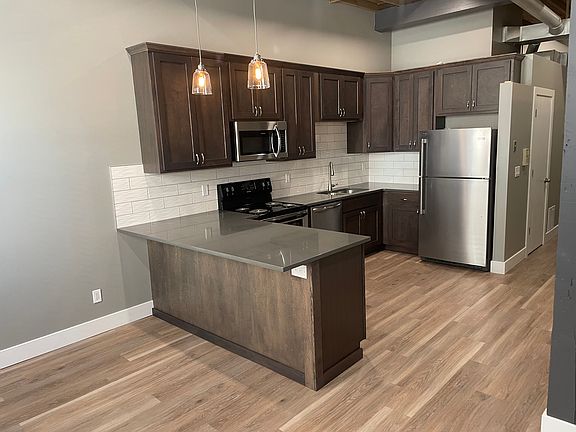 3rd image of 617 S 14th St APT 201