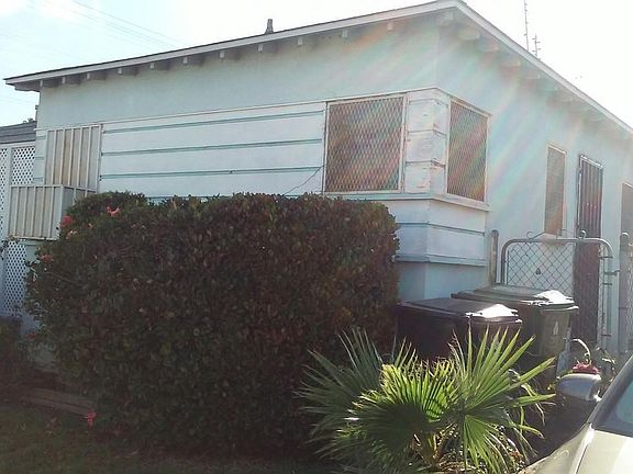 2nd image of 5808 S Wilton Pl