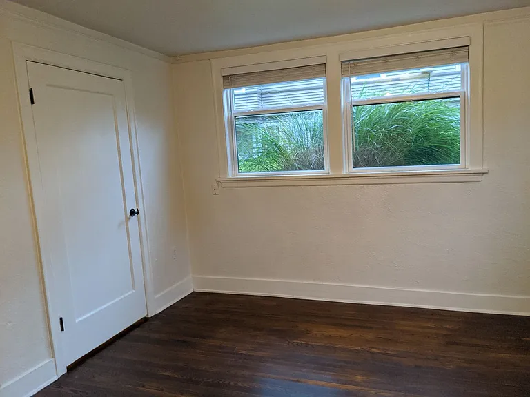 Elise Apartments — Photo 9