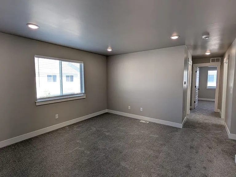 5560 Trueman #C — Photo 31