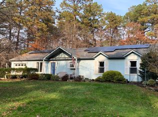 570 Buttonwood Dr, Jackson, NJ