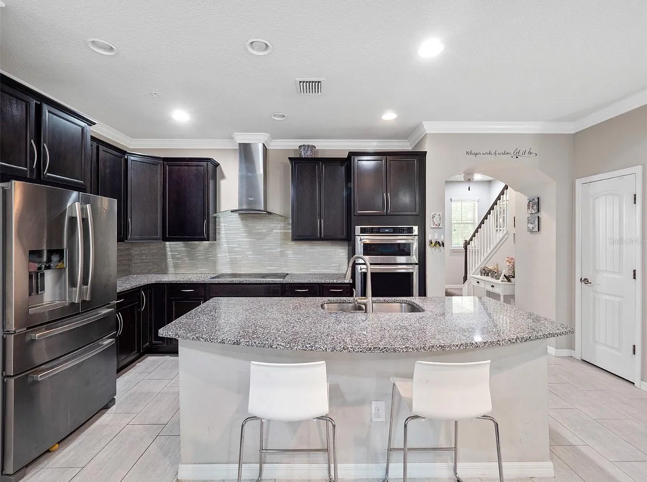 4 bed, 2.5 bath, 2272 sqft, $3,100 — Photo 3