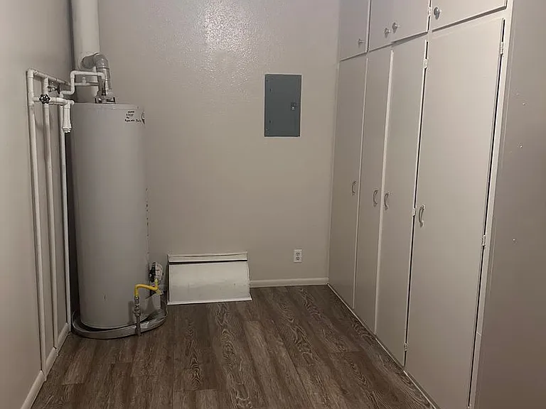 527 Jensen St — Photo 15