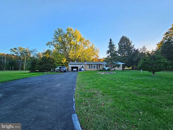 3rd image of 59 Bunker Hill Rd