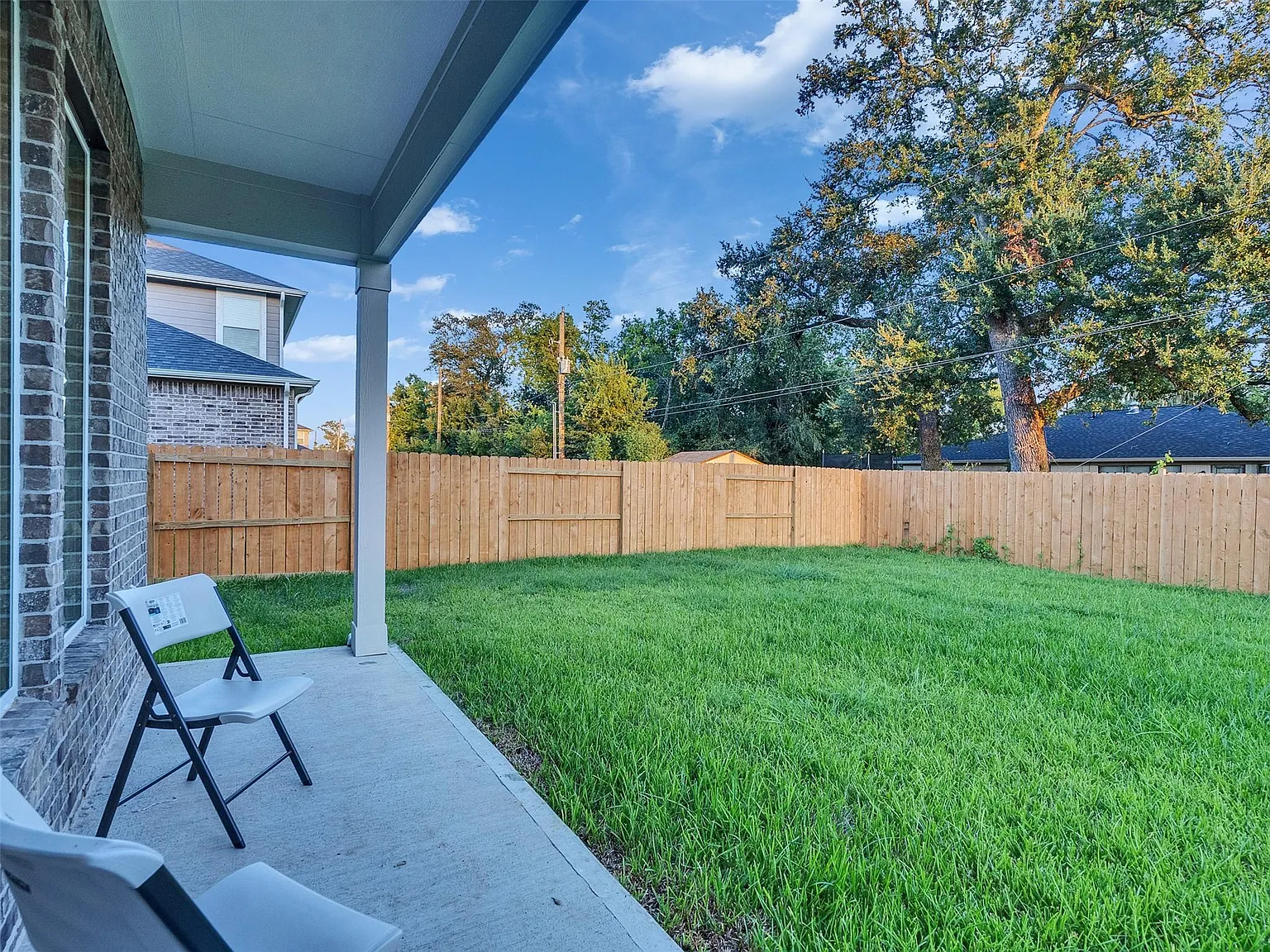 5 bed, 3.5 bath, 2560 sqft, $2,899 — Photo 4
