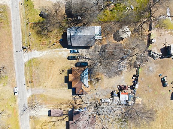 3rd image of 2801 Old Marlin Rd