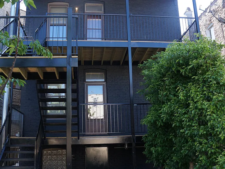 2107 N Spaulding Ave — Photo 21