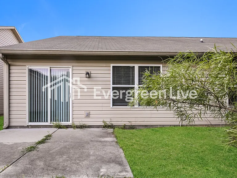 1921 Lisa Walk Dr — Photo 14
