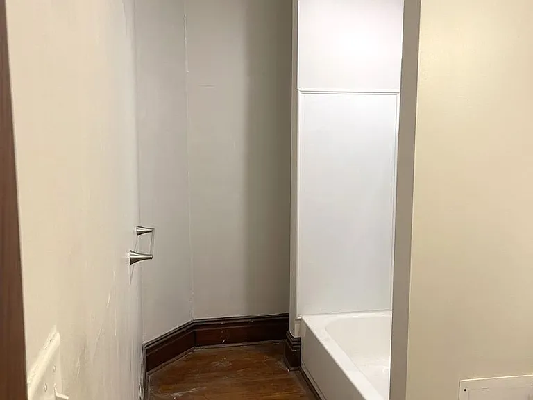 577 Lincoln Way E — Photo 17
