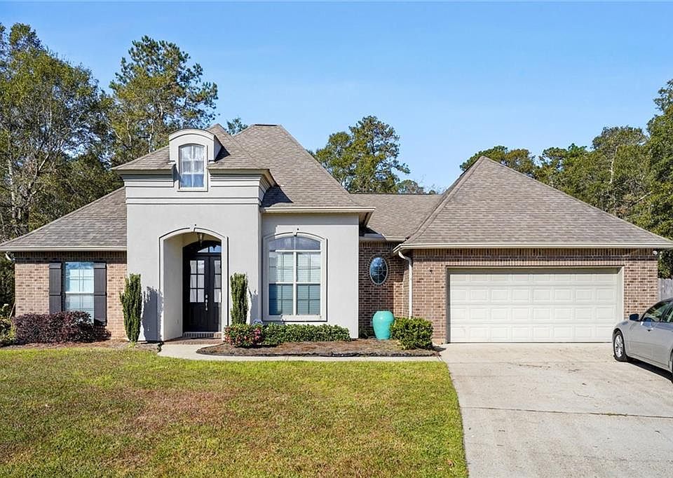 1st image of 295 Autumn Woods Dr