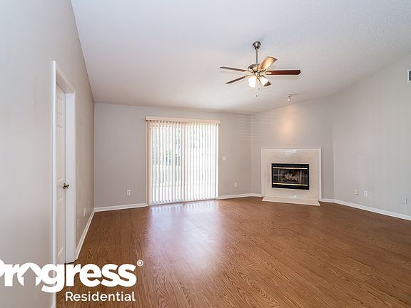 4th image of 3613 Cameron Crossing Dr
