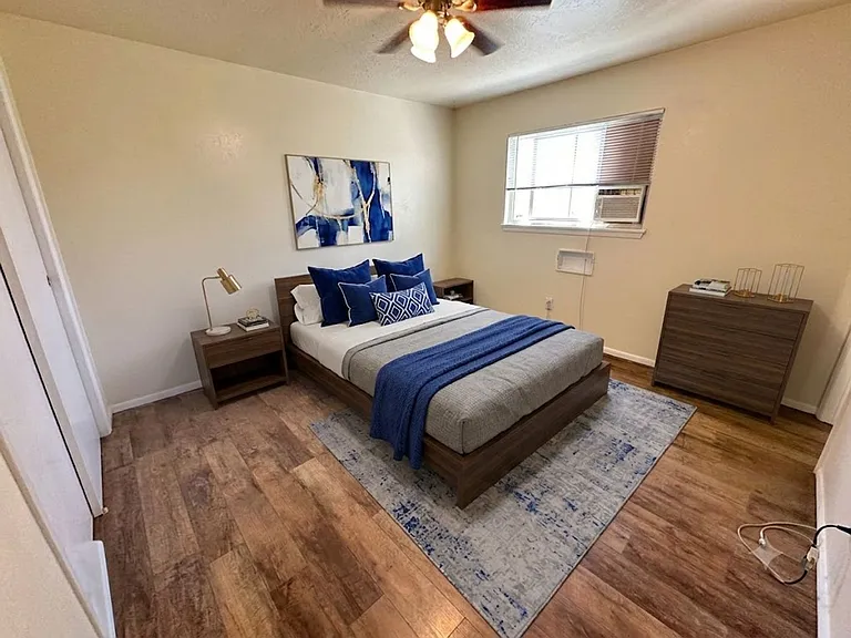 501 Texas Street NE — Photo 11