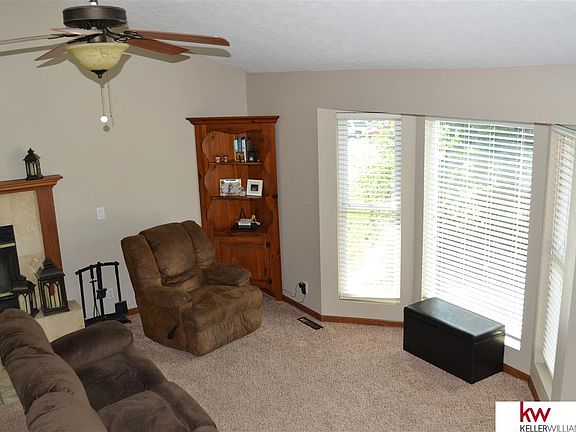3rd image of 9815 Gabriella Dr
