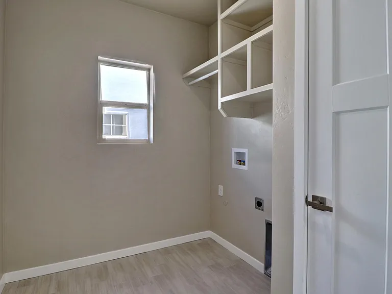 4607 Melrose Rd — Photo 30