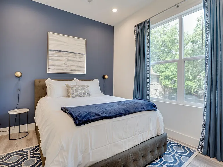 4508 Gilbert Ave #C — Photo 8