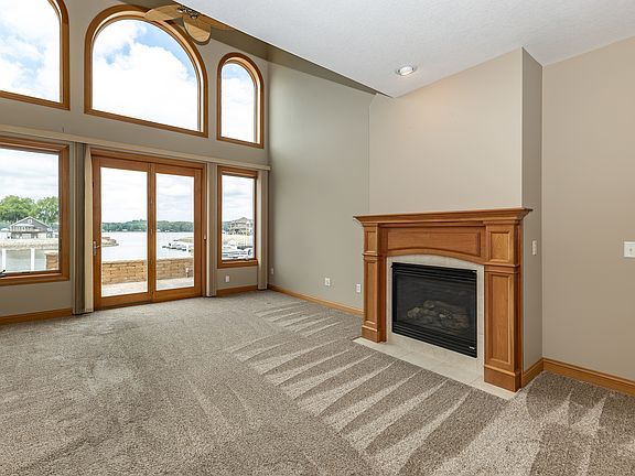 3rd image of 17 Villa Dr