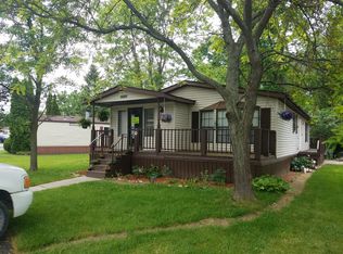 86 Emerald Cir, Whitmore Lake, MI 48189