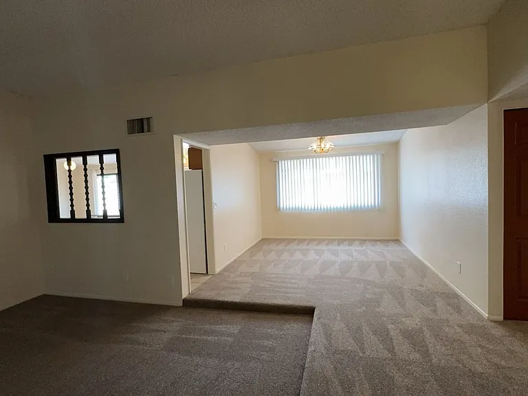 3733 Sparrow Dr — Photo 7