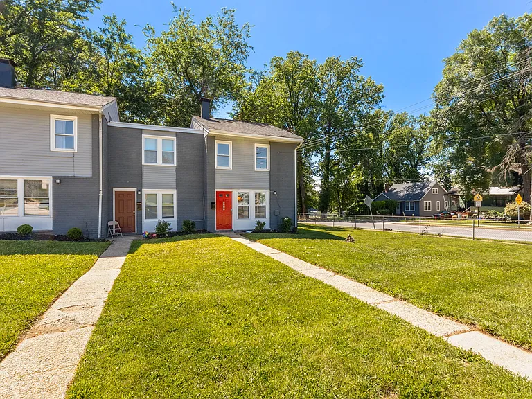 4711 Navarro Ave — Photo 2