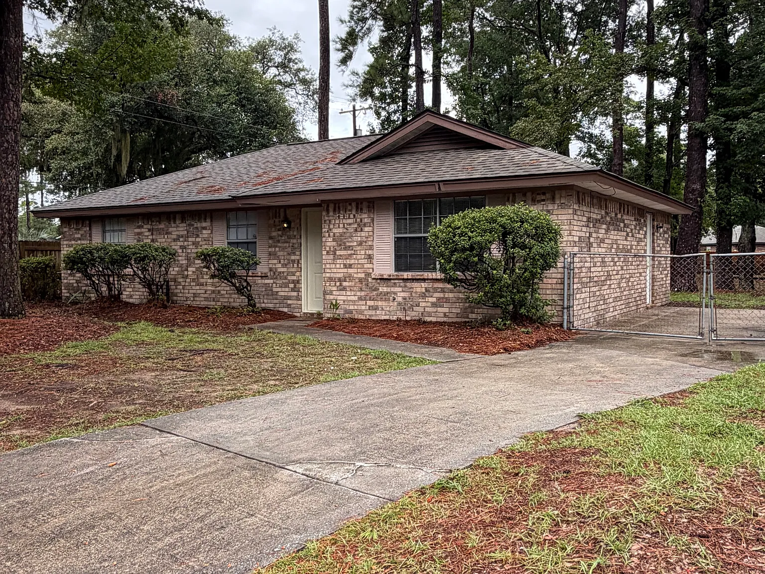 3 bed, $1,795 — Photo 2