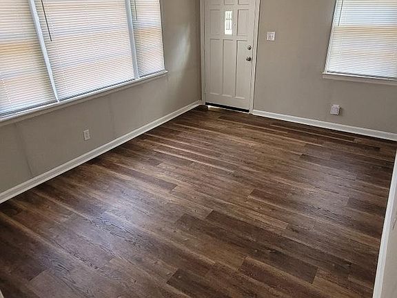 5th image of 2584 Cherry St