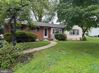 15 Rutgers Dr, Exton, PA 19341
