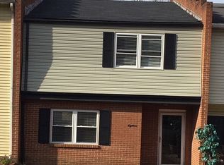 18 Saint Charles Pl, Charleston, WV 25314