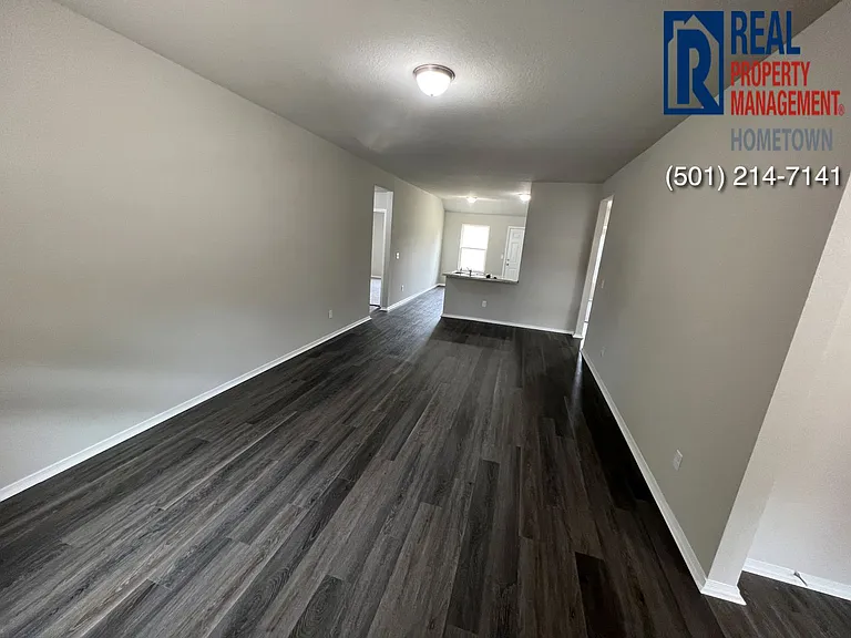 1956 Auburn Hills Dr — Photo 2