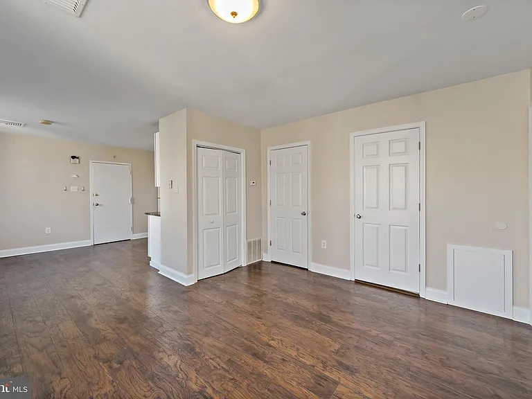 443 Fairmount Ave #C — Photo 12
