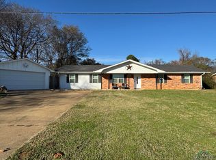 1088 N Willow Oak Rd, Gladewater, TX 75647