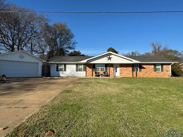 1088 N Willow Oak Rd, Gladewater, TX 75647