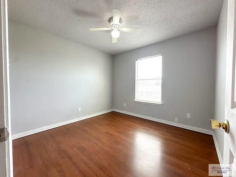 1013 Champlain Dr — Photo 14