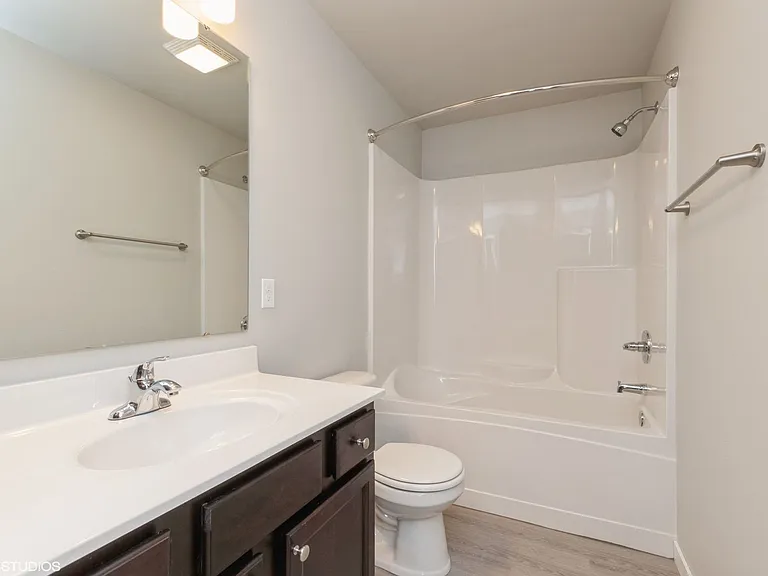 915 16th St NE — Photo 10