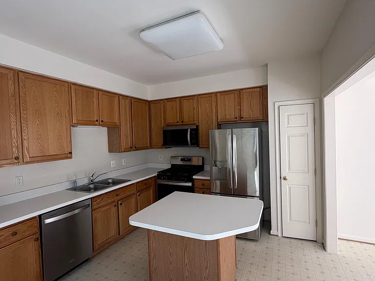 13643 Saint Johns Wood Pl — Photo 13