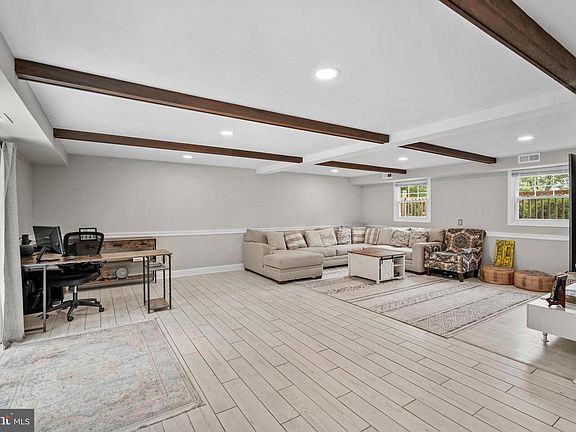 3rd image of 253 Evergreen Dr
