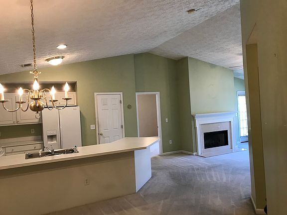 3rd image of 1001 Holly Dr APT 203