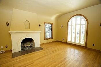 3rd image of 2125 N Wilson Ave