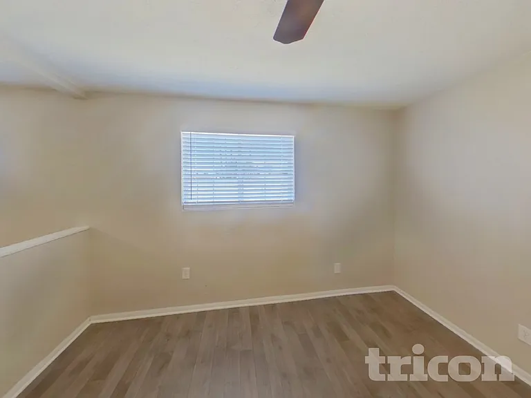 5802 W Coolidge St — Photo 9