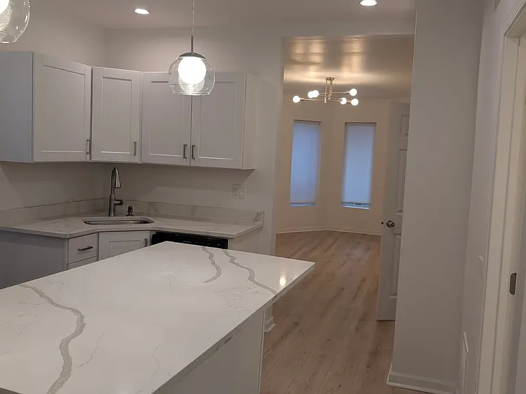 3257 N Oakley Ave #1 — Photo 10