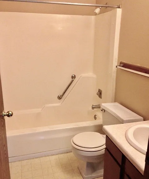 1138 Imperial Cir #5 — Photo 7